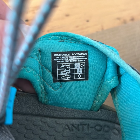 KEEN Whisper Sandal size 7 - Picture 8 of 10